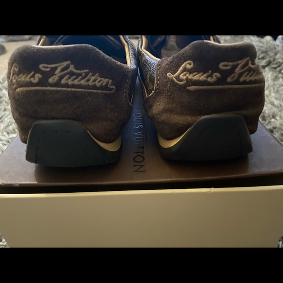 Louis Vuitton Sneakers - Picture 4 of 15
